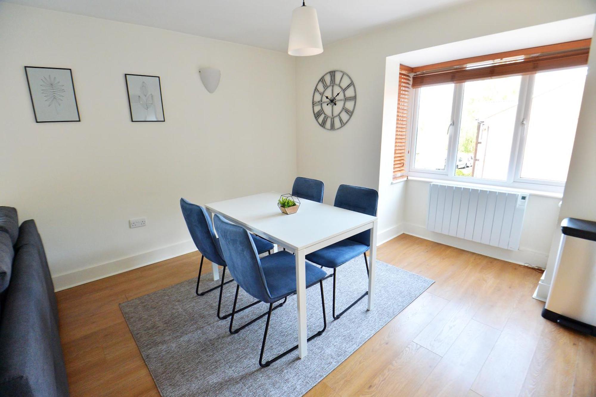 Stylish 2Br Flat - 2 Free Parking Spaces - Near Lgw Airport Crawley Kültér fotó