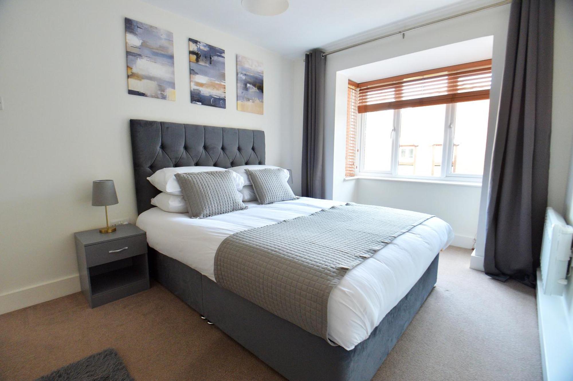 Stylish 2Br Flat - 2 Free Parking Spaces - Near Lgw Airport Crawley Kültér fotó