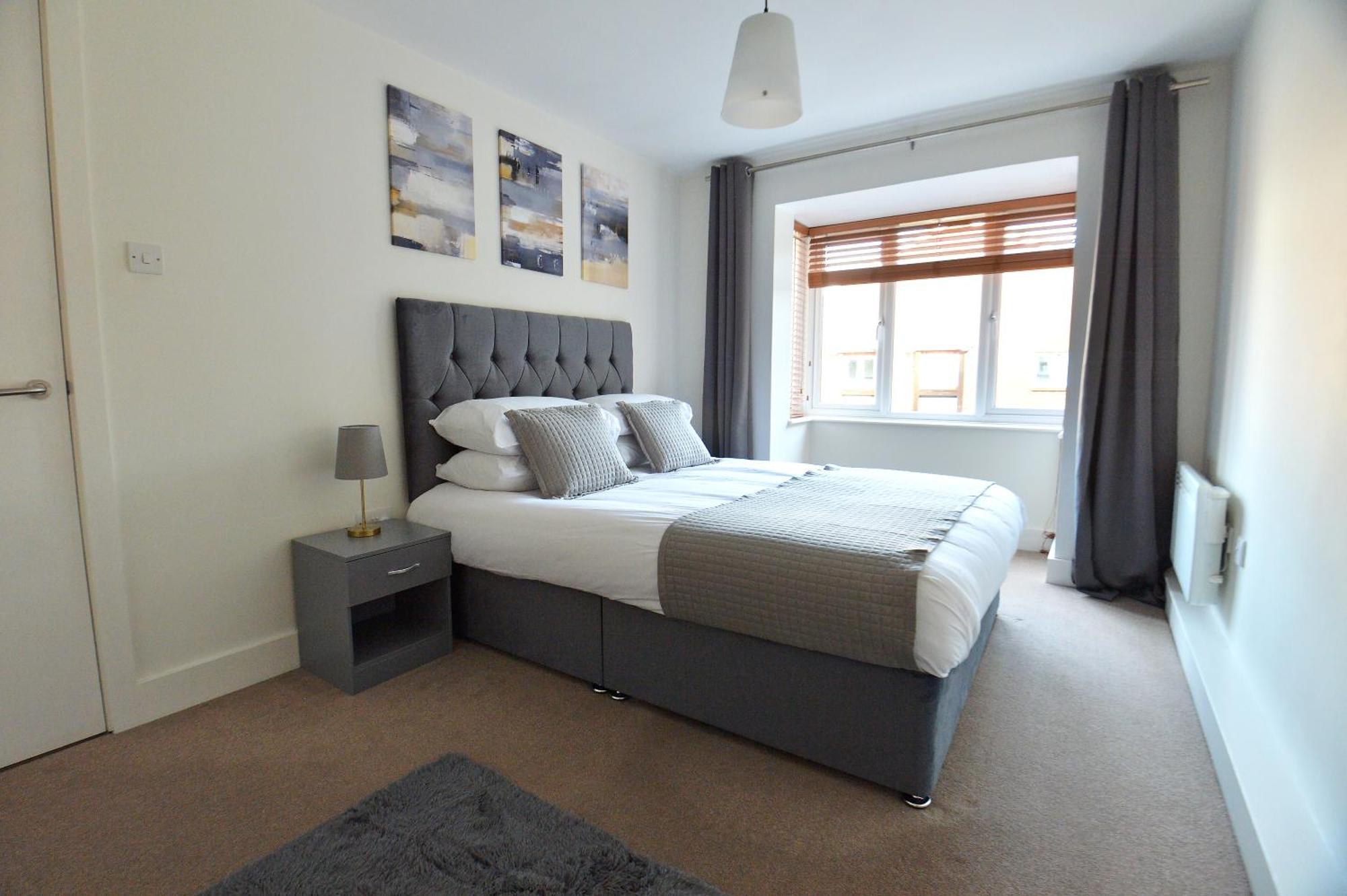 Stylish 2Br Flat - 2 Free Parking Spaces - Near Lgw Airport Crawley Kültér fotó